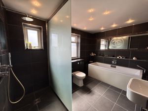 Photo 31- click for photo gallery